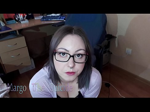 ❤️ Kynþokkafull stelpa með gleraugu sýgur dildó djúpt á myndavélinni ️❌ Frábært klám á is.porno-fuq.ru